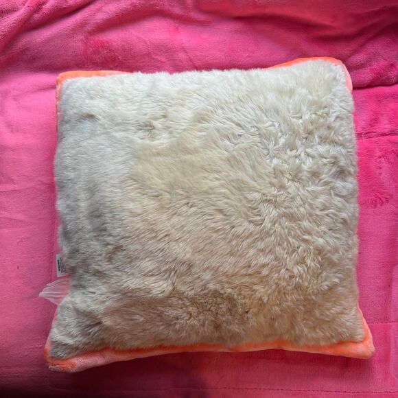 Victoria’s Secret PINK Sherpa Coral Throw Pillow Rare HTF Home Decorative - Picture 3 of 3